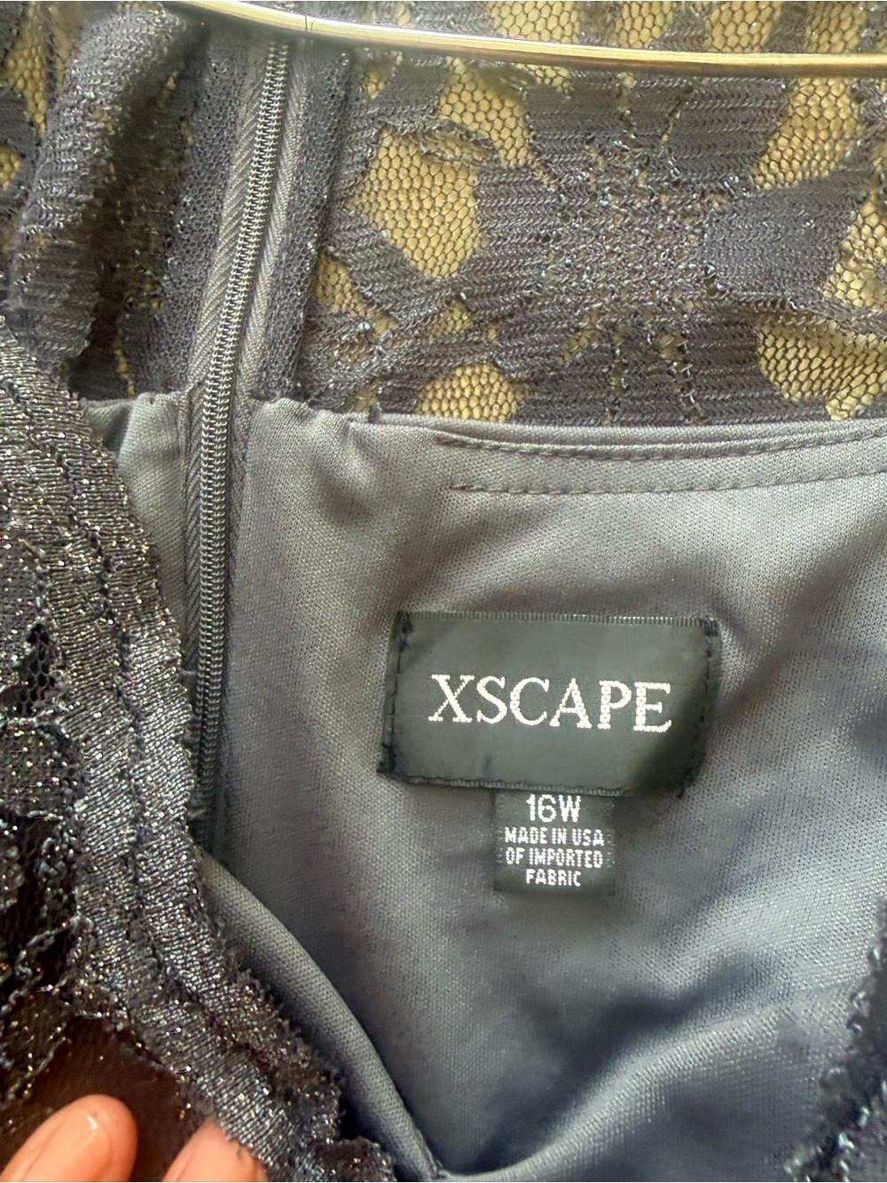 Xscape Gown - Picture 5 of 6